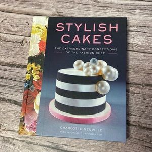 🛍 4 for $16 • NEW Stylish Cakes by Charlotte Neuville